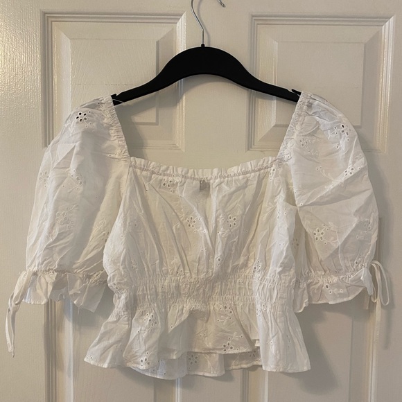 BRAND NEW H&M White Top Women’s Size Small - Picture 2 of 4